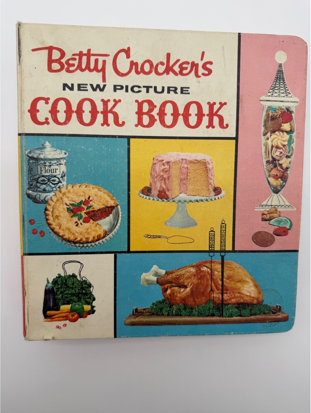 Betty Crocker new picture cookbook in rare 3 ring binder